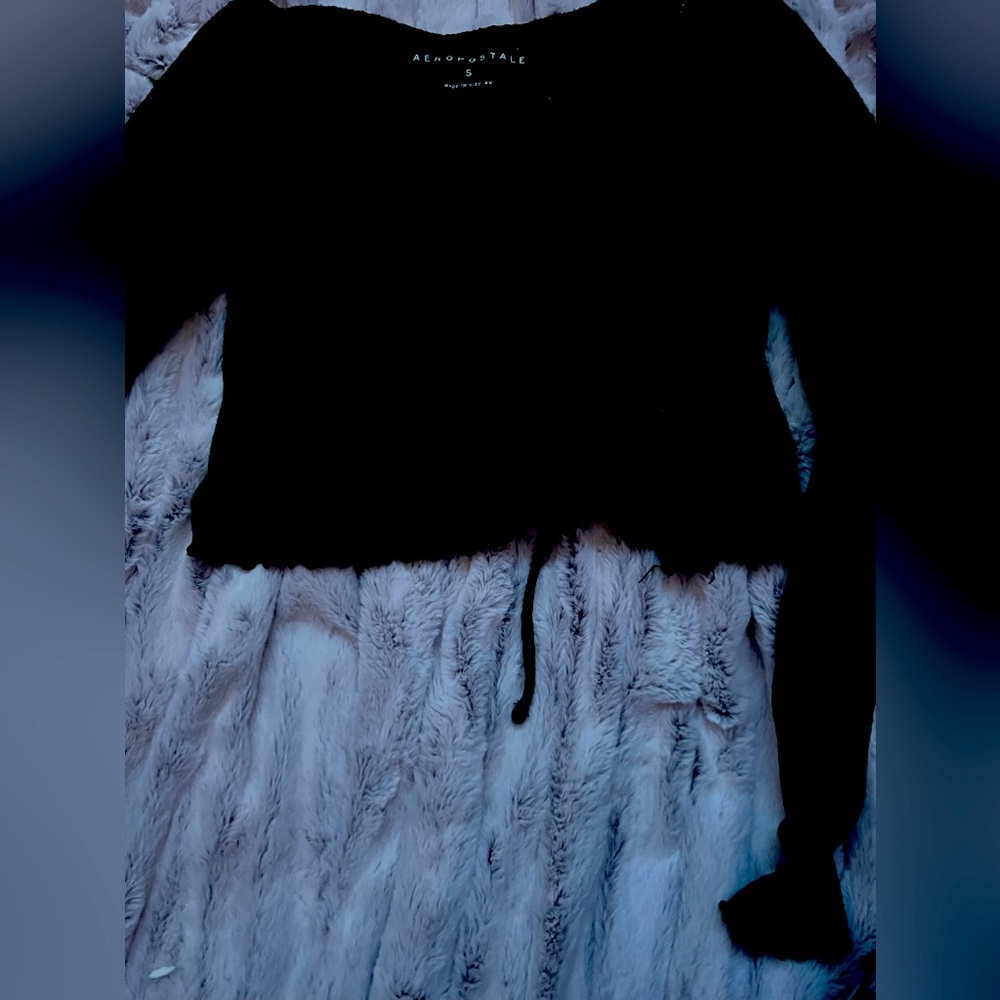 Aeropostale - ( size small ) black cropped sweater